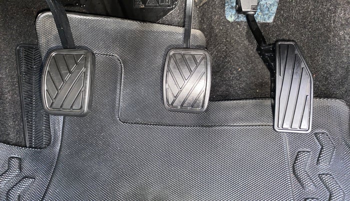 2024 Maruti Swift ZXi, Petrol, Manual, 16,346 km, Pedals