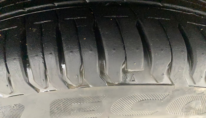 2024 Maruti Swift ZXi, Petrol, Manual, 16,346 km, Left Front Tyre Tread