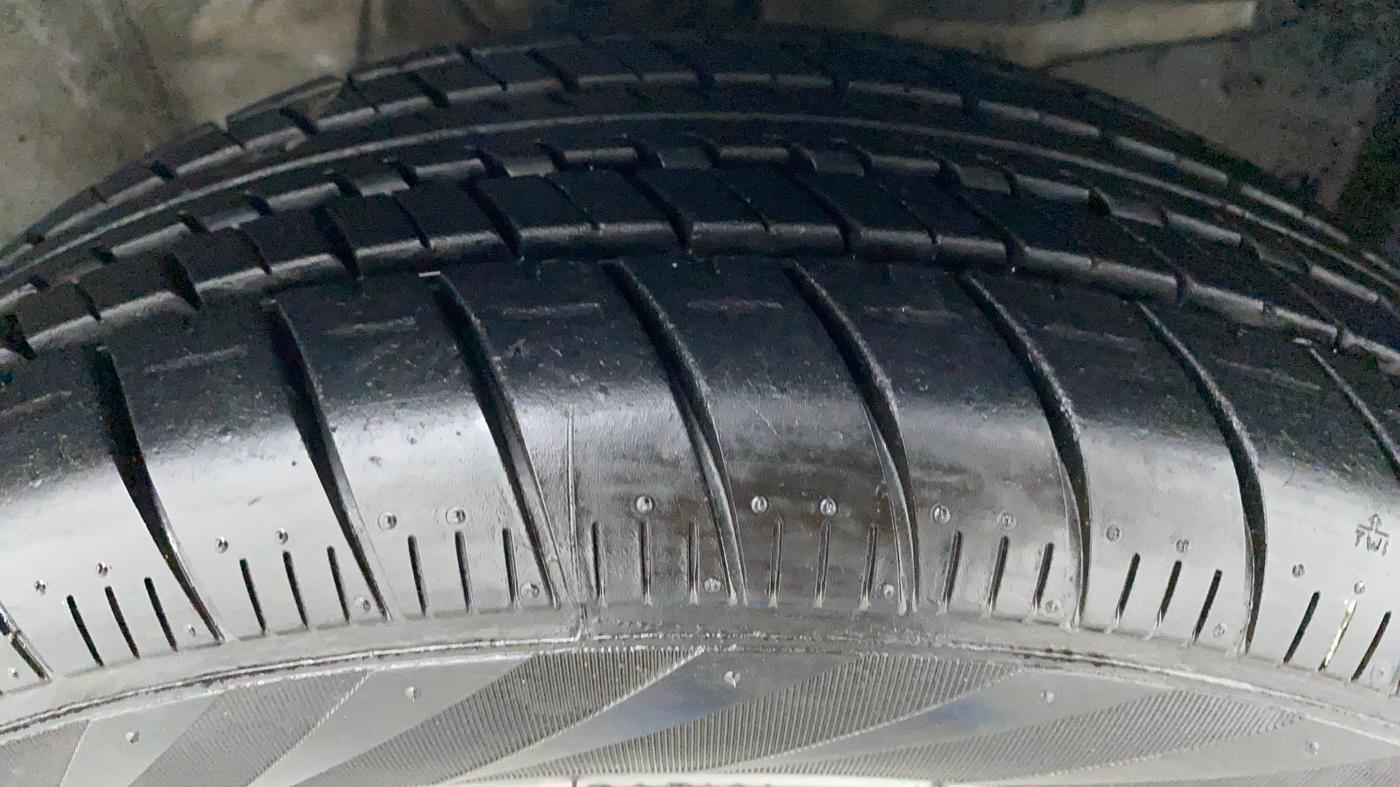 2016 Honda Jazz 1.2 V MT, Petrol, Manual, 42,823 km, Right Front Tyre Tread