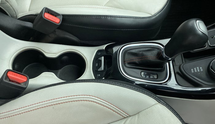 2020 Jeep Compass LIMITED PLUS 2.0 DIESEL 4X4 AT, Diesel, Automatic, 60,897 km, Gear Lever