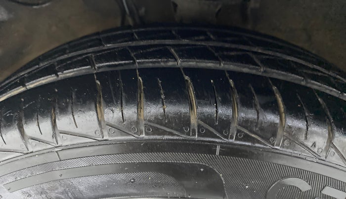 2021 Maruti Alto LXI, Petrol, Manual, 21,794 km, Left Front Tyre Tread