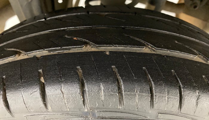 2013 Maruti Alto 800 VXI, Petrol, Manual, 75,470 km, Right Rear Tyre Tread