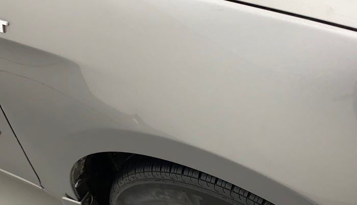 2016 Maruti Ciaz VXI, Petrol, Manual, 80,551 km, Right fender - Paint has minor damage