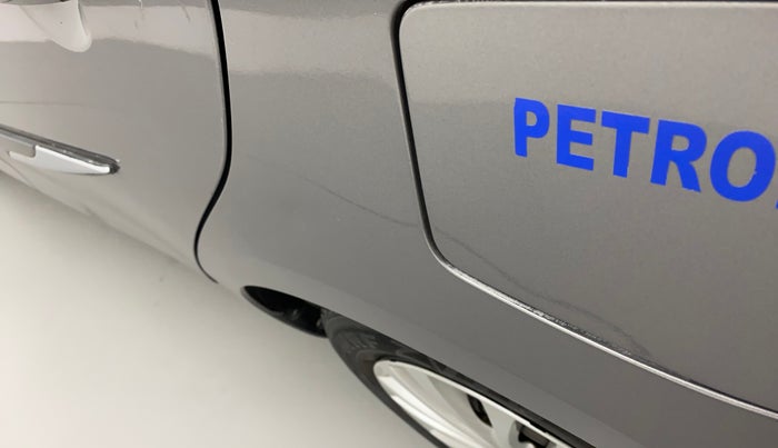 2016 Maruti Ciaz VXI, Petrol, Manual, 80,551 km, Left quarter panel - Slightly dented