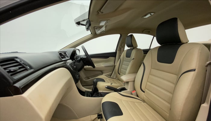 2016 Maruti Ciaz VXI, Petrol, Manual, 80,551 km, Right Side Front Door Cabin