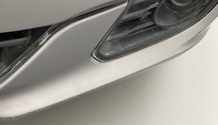 2016 Maruti Ciaz VXI, Petrol, Manual, 80,551 km, Front bumper - Paint has minor damage
