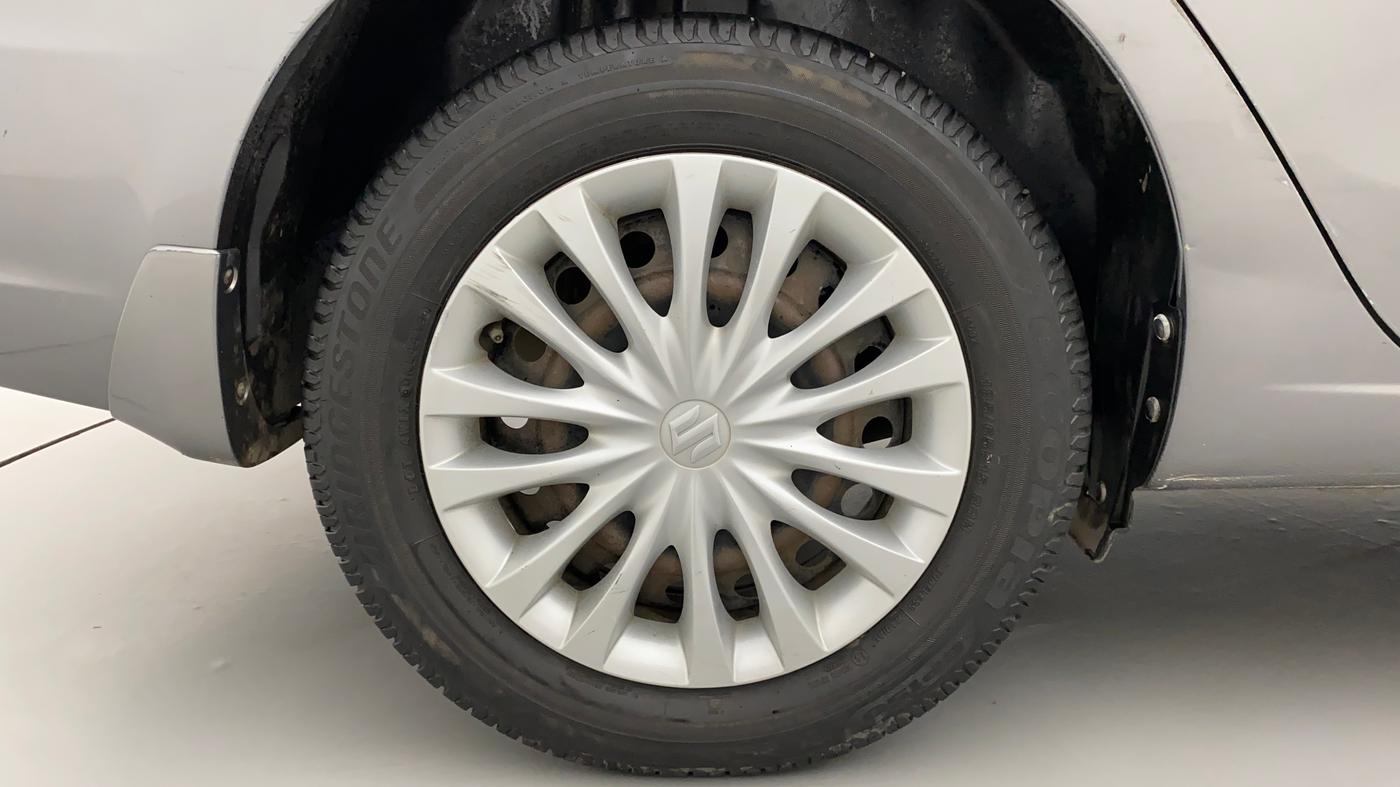 2016 Maruti Ciaz VXI, Petrol, Manual, 80,551 km, Right Rear Wheel