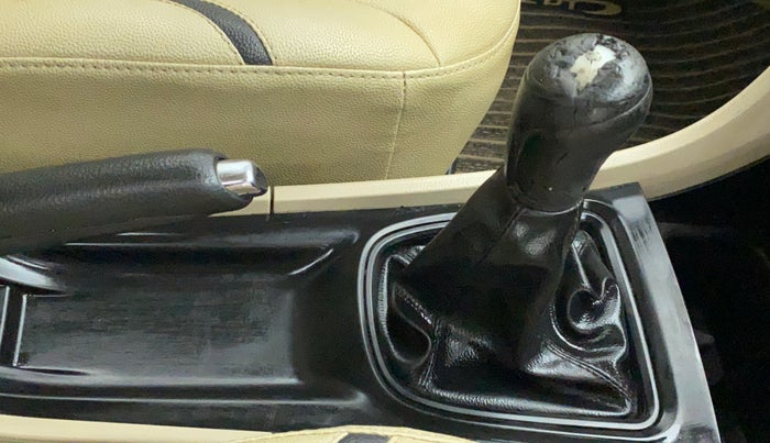 2016 Maruti Ciaz VXI, Petrol, Manual, 80,551 km, Gear Lever