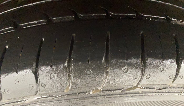 2018 Hyundai Grand i10 SPORTZ (O) AT 1.2 KAPPA VTVT, Petrol, Automatic, 59,569 km, Right Rear Tyre Tread