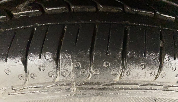 2018 Hyundai Grand i10 SPORTZ (O) AT 1.2 KAPPA VTVT, Petrol, Automatic, 59,569 km, Left Front Tyre Tread