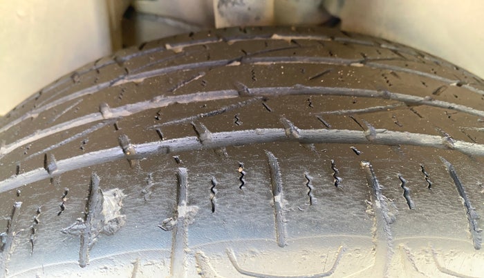 2017 Jeep Compass LIMITED 1.4 PETROL AT, Petrol, Automatic, 45,590 km, Right Rear Tyre Tread