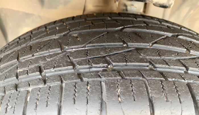 2017 Jeep Compass LIMITED 1.4 PETROL AT, Petrol, Automatic, 45,590 km, Left Front Tyre Tread