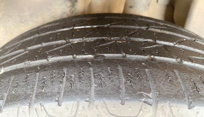 2017 Jeep Compass LIMITED 1.4 PETROL AT, Petrol, Automatic, 45,590 km, Left Rear Tyre Tread