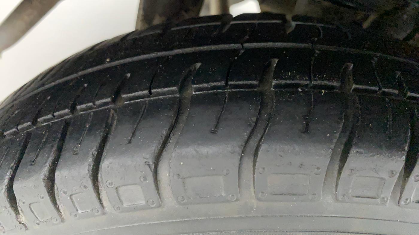 2015 Maruti Alto 800 VXI, Petrol, Manual, 52,078 km, Right Rear Tyre Tread
