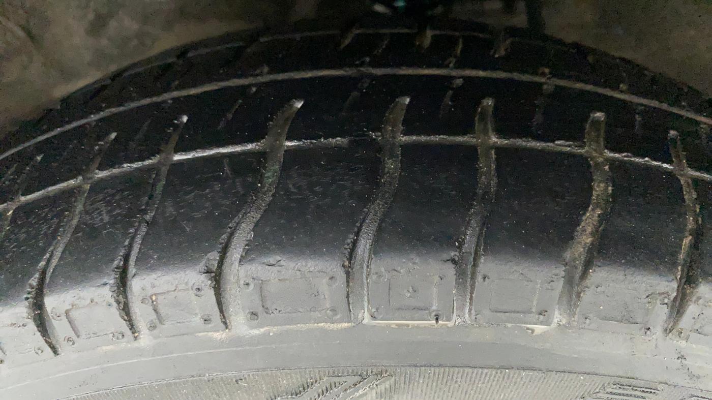 2015 Maruti Alto 800 VXI, Petrol, Manual, 52,078 km, Left Front Tyre Tread