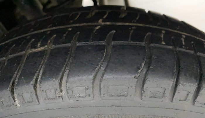 2015 Maruti Alto 800 VXI, Petrol, Manual, 52,078 km, Left Rear Tyre Tread