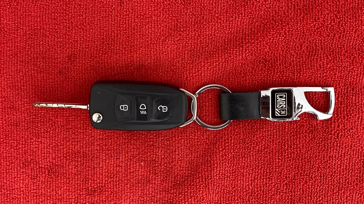 2018 Tata TIAGO NRG PETROL, Petrol, Manual, 49,075 km, Key Close Up