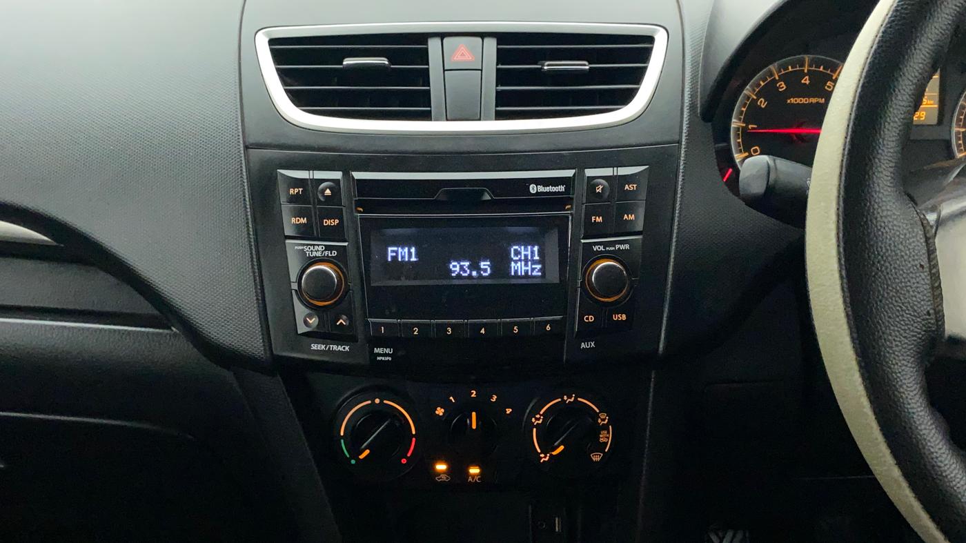 2015 Maruti Swift VXI, Petrol, Manual, 48,905 km, Air Conditioner