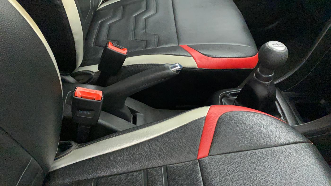 2015 Maruti Swift VXI, Petrol, Manual, 48,905 km, Gear Lever