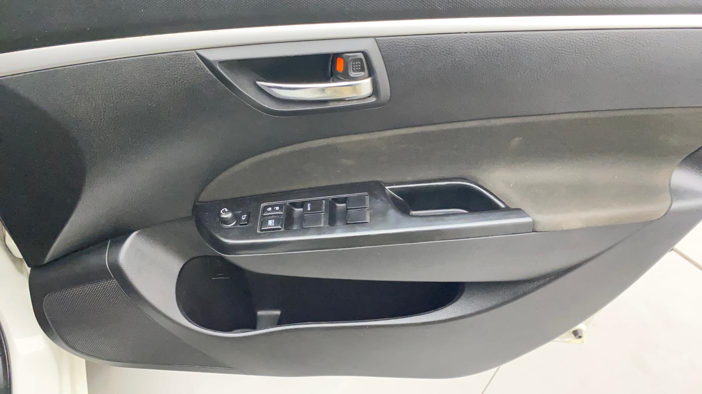 2015 Maruti Swift VXI, Petrol, Manual, 48,905 km, Driver Side Door Panels Control