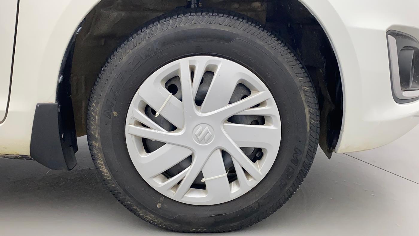 2015 Maruti Swift VXI, Petrol, Manual, 48,905 km, Right Front Wheel