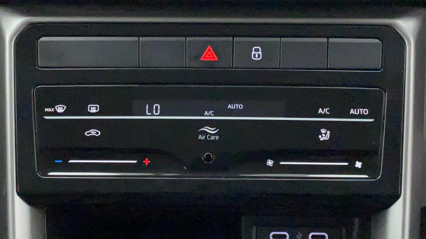 2021 Skoda KUSHAQ AMBITION 1.0L TSI MT, Petrol, Manual, 13,814 km, Automatic Climate Control
