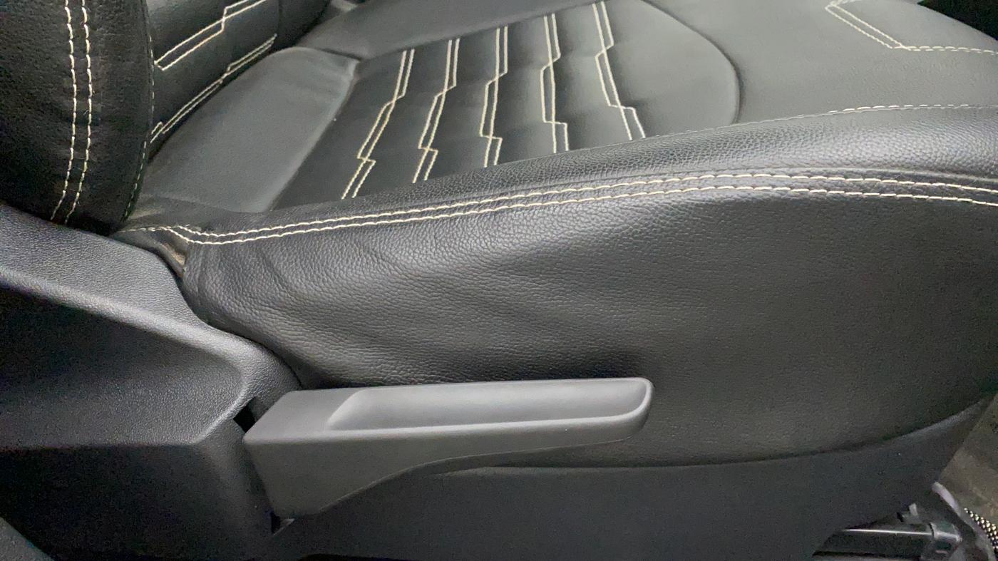 2021 Skoda KUSHAQ AMBITION 1.0L TSI MT, Petrol, Manual, 13,814 km, Driver Side Adjustment Panel