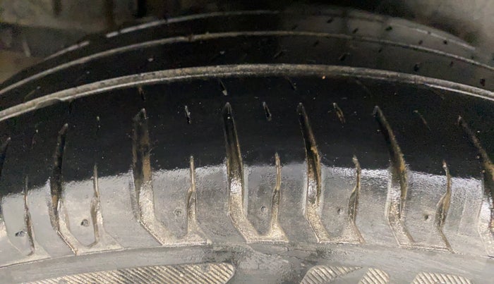 2021 Maruti Ertiga VXI CNG, CNG, Manual, 24,092 km, Right Rear Tyre Tread