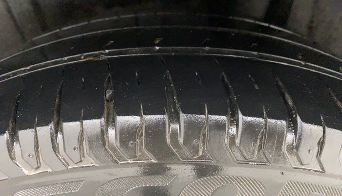 2021 Maruti Ertiga VXI CNG, CNG, Manual, 24,092 km, Left Rear Tyre Tread