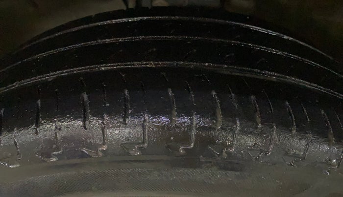 2019 Maruti IGNIS DELTA 1.2 AMT, Petrol, Automatic, 1,10,599 km, Left Front Tyre Tread