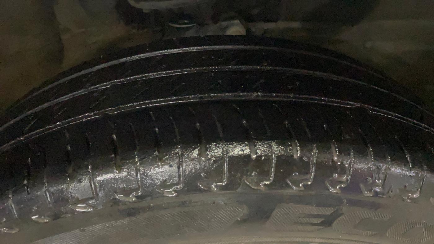 2019 Maruti IGNIS DELTA 1.2 AMT, Petrol, Automatic, 1,10,617 km, Right Front Tyre Tread