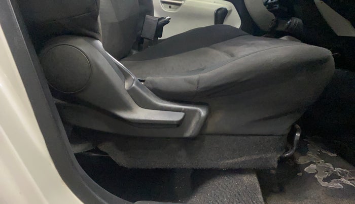 2019 Maruti IGNIS DELTA 1.2 AMT, Petrol, Automatic, 1,10,599 km, Driver Side Adjustment Panel