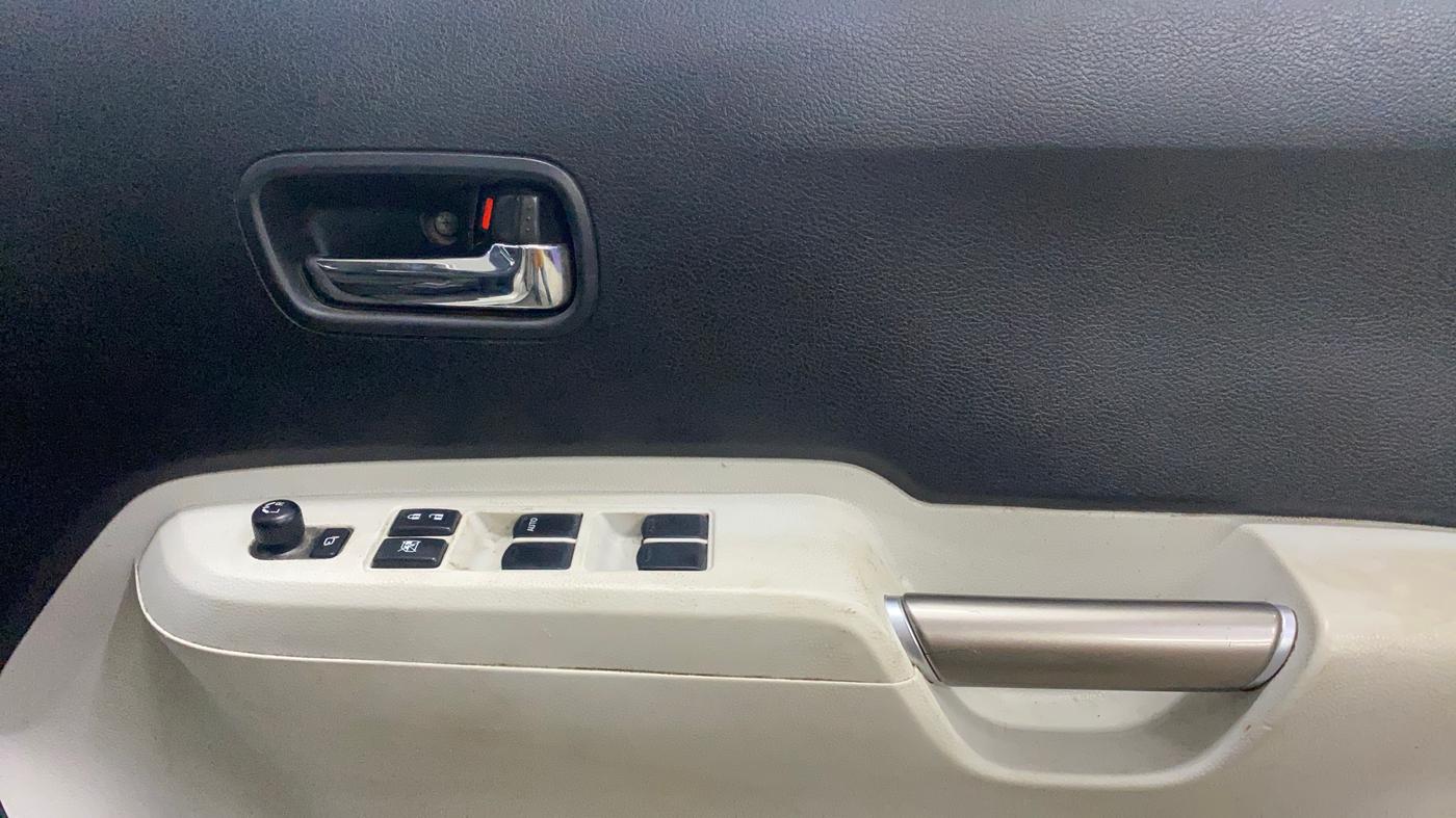 2019 Maruti IGNIS DELTA 1.2 AMT, Petrol, Automatic, 1,10,617 km, Driver Side Door Panels Control