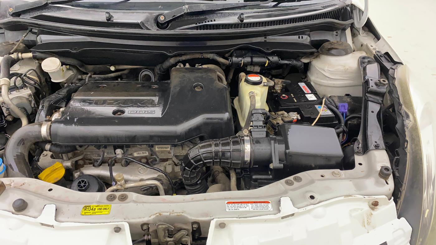 2016 Maruti Swift Dzire VDI, Diesel, Manual, 1,16,848 km, Engine View - Left
