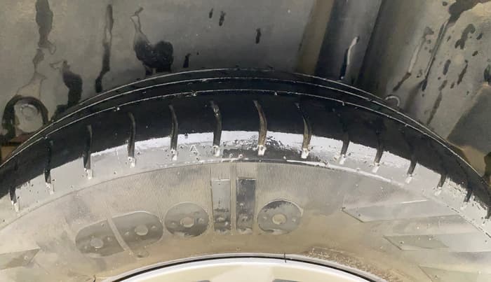 2016 Maruti Swift Dzire VDI, Diesel, Manual, 1,16,848 km, Left Rear Tyre Tread