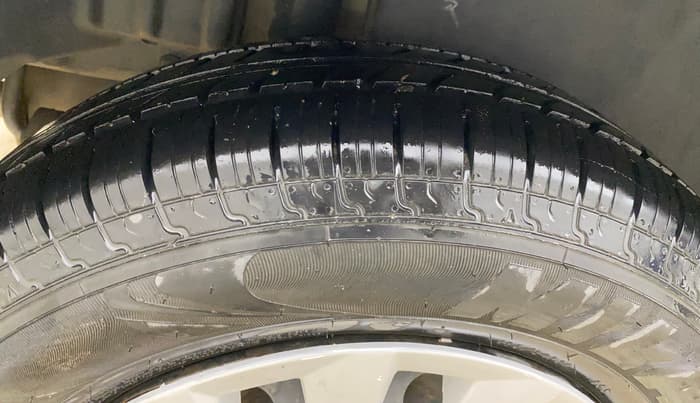 2016 Maruti Swift Dzire VDI, Diesel, Manual, 1,16,848 km, Right Rear Tyre Tread