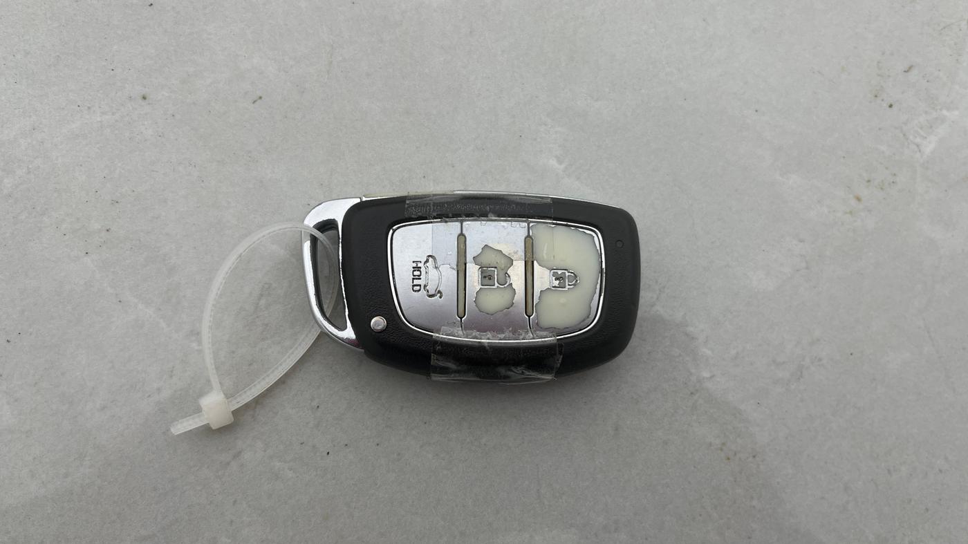 2015 Hyundai Grand i10 ASTA AT 1.2 KAPPA VTVT, Petrol, Automatic, 78,909 km, Key Close Up