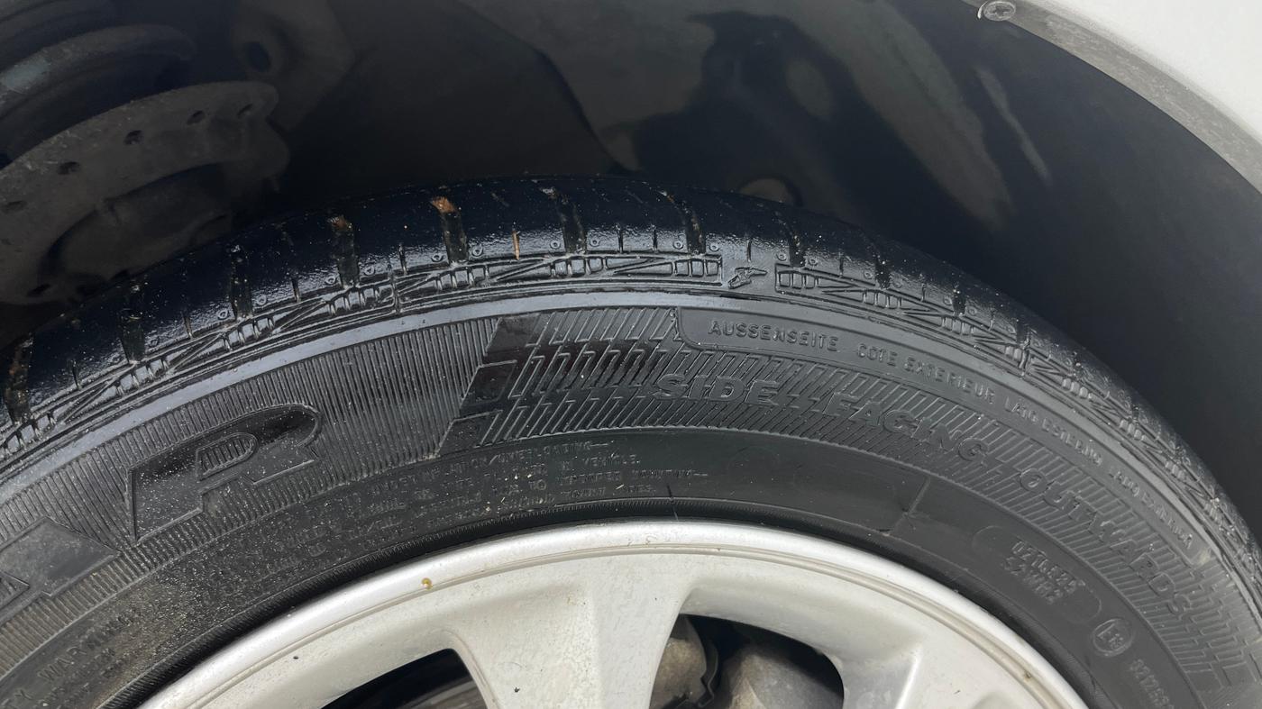 2015 Hyundai Grand i10 ASTA AT 1.2 KAPPA VTVT, Petrol, Automatic, 78,909 km, Right Front Tyre Tread