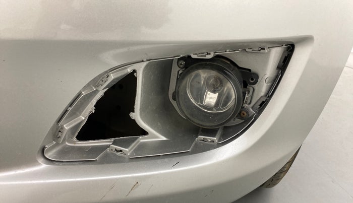 2013 Maruti Swift VXI, Petrol, Manual, 1,21,617 km, Left fog light - Not working