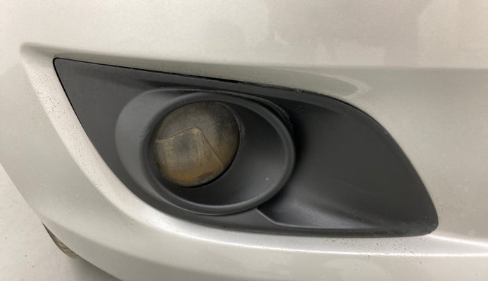 2013 Maruti Swift VXI, Petrol, Manual, 1,21,617 km, Right fog light - Not working