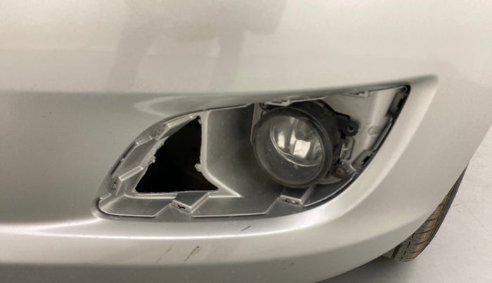 2013 Maruti Swift VXI, Petrol, Manual, 1,21,617 km, Left fog light - Cover missing