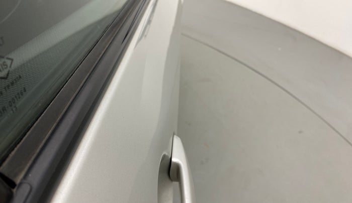 2013 Maruti Swift VXI, Petrol, Manual, 1,21,617 km, Driver-side door - Slightly dented