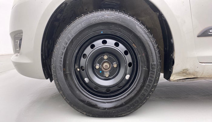 2013 Maruti Swift VXI, Petrol, Manual, 1,21,617 km, Left Front Wheel