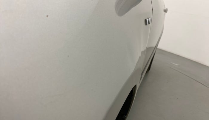 2013 Maruti Swift VXI, Petrol, Manual, 1,21,617 km, Left fender - Slightly dented