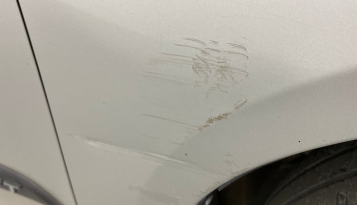 2013 Maruti Swift VXI, Petrol, Manual, 1,21,617 km, Right fender - Minor scratches