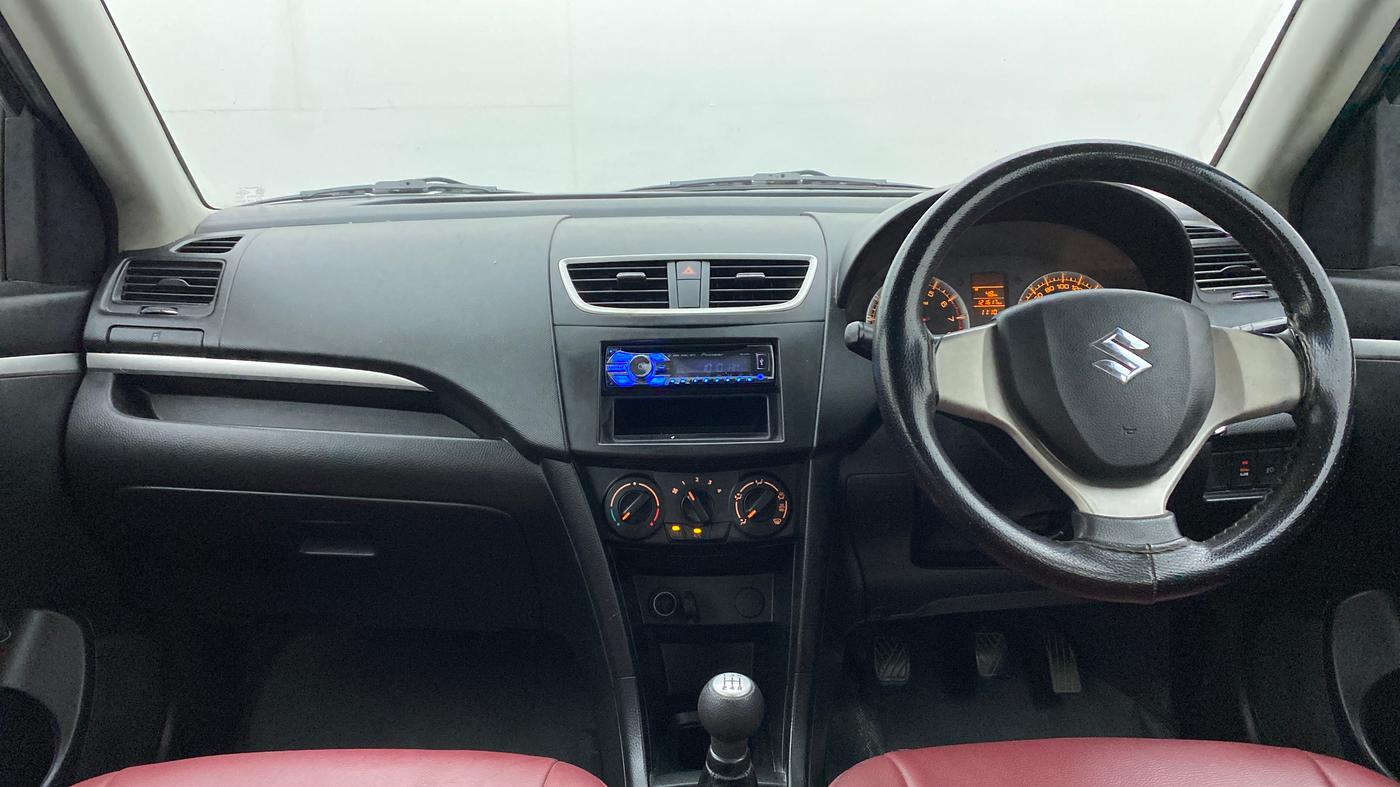 2013 Maruti Swift VXI, Petrol, Manual, 1,21,617 km, Dashboard