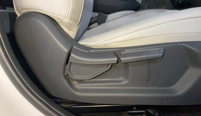 2023 Hyundai GRAND I10 NIOS ASTA 1.2 KAPPA VTVT, Petrol, Manual, 7,978 km, Driver Side Adjustment Panel