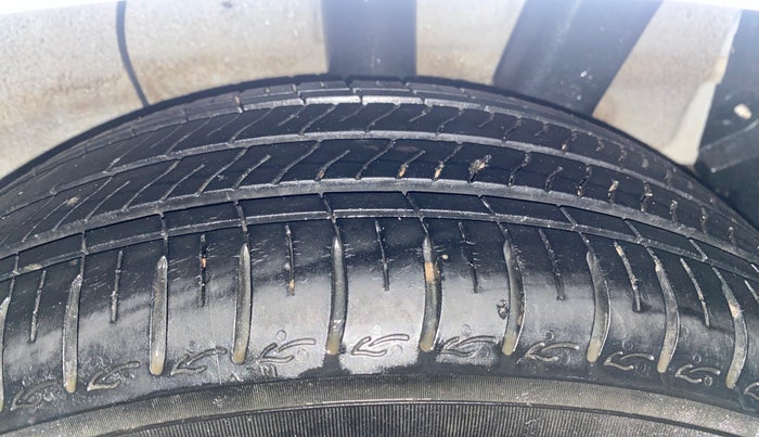 2023 Hyundai GRAND I10 NIOS ASTA 1.2 KAPPA VTVT, Petrol, Manual, 7,978 km, Left Rear Tyre Tread