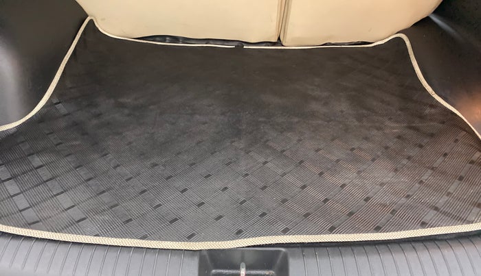 2017 Hyundai Creta 1.6 SX PLUS AUTO PETROL, Petrol, Automatic, 60,956 km, Boot Inside