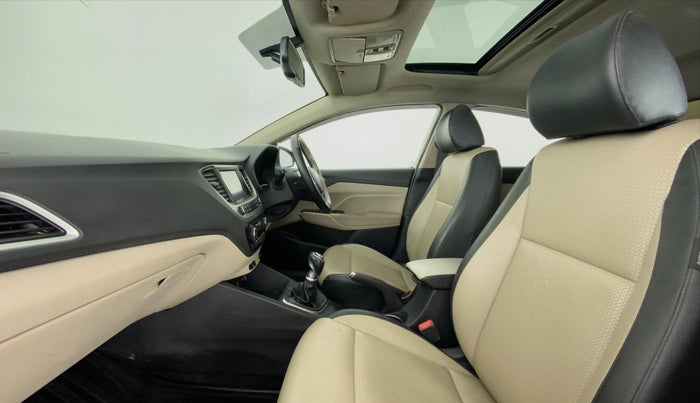 2018 Hyundai Verna 1.6 SX (O) CRDI MT, Diesel, Manual, 62,379 km, Right Side Front Door Cabin